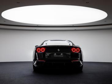 Ferrari 812 Superfast — photo 4