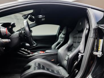 Ferrari 812 Superfast — photo 6