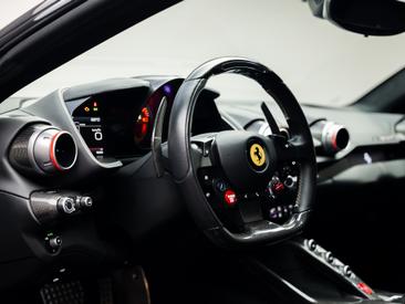 Ferrari 812 Superfast — photo 7