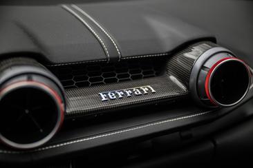 Ferrari 812 Superfast — photo 18