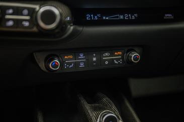 Ferrari 812 Superfast — photo 21
