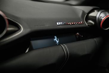 Ferrari 812 Superfast — photo 24