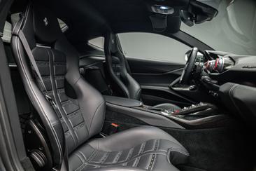 Ferrari 812 Superfast — photo 28