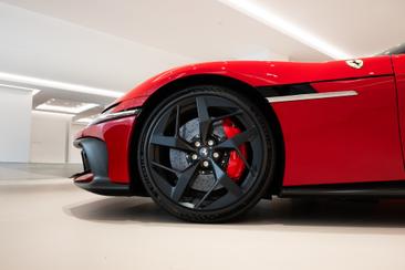 Ferrari 12 Cilindri — photo 9