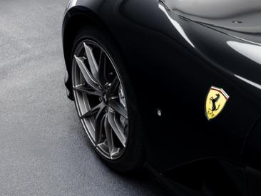 Ferrari 812 Superfast — photo 23