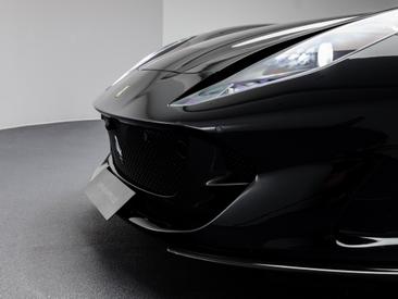 Ferrari 812 Superfast — photo 26