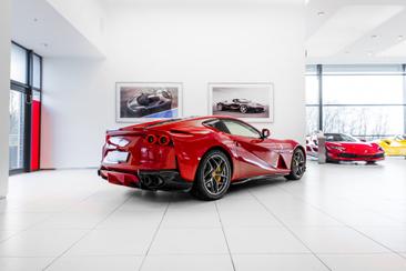 Ferrari 812 Superfast — photo 3