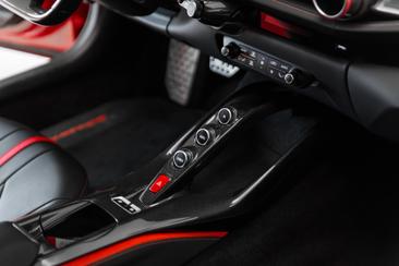 Ferrari 812 Superfast — photo 35