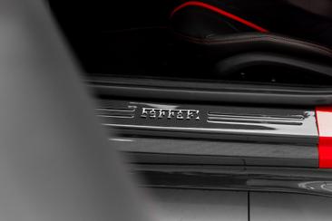 Ferrari 812 Superfast — photo 37