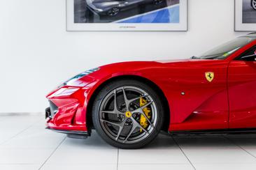 Ferrari 812 Superfast — photo 40