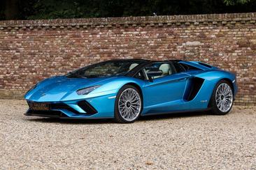 Lamborghini Aventador S Roadster — photo 12