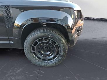 Land Rover Defender 110 P635 — photo 6