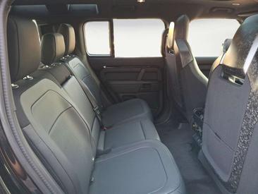 Land Rover Defender 110 P635 — photo 13