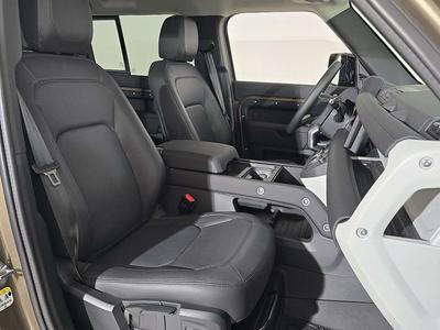 Land Rover Defender 110 P400e