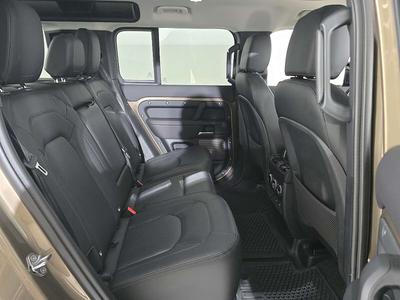 Land Rover Defender 110 P400e