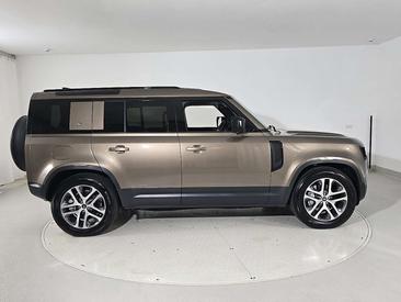 Land Rover Defender 110 P400e — photo 6