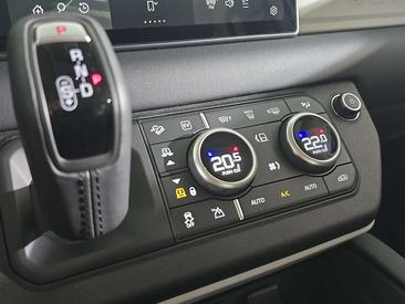 Land Rover Defender 110 P400e — photo 18