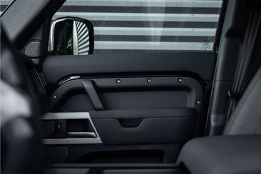 Land Rover Defender 110 D250 — photo 9