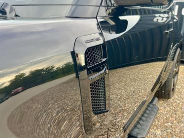 Land Rover Defender 90 V8 P425 — photo 9