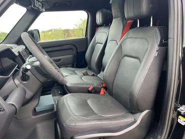 Land Rover Defender 90 V8 P425 — photo 11