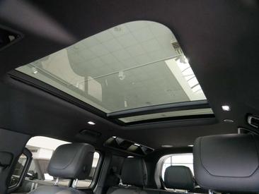 Land Rover Defender 110 P400e — photo 10