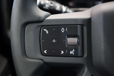 Land Rover Defender D200 — photo 10