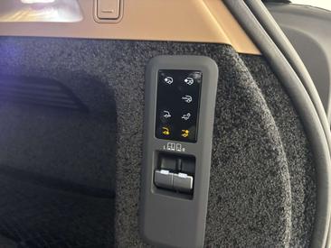 Land Rover Range Rover P460e — photo 18