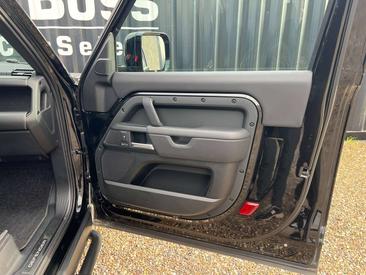 Land Rover Defender 90 V8 P425 — photo 26
