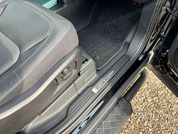 Land Rover Defender 90 V8 P425 — photo 27