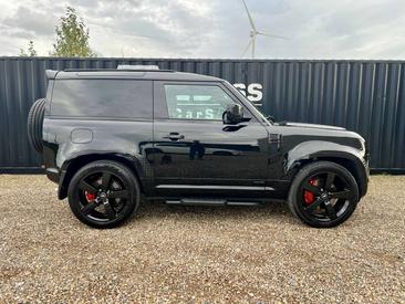 Land Rover Defender 90 V8 P425 — photo 31