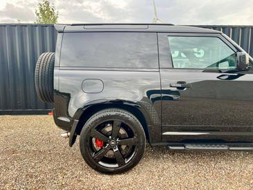Land Rover Defender 90 V8 P425 — photo 32