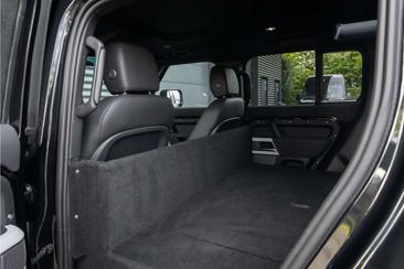 Land Rover Defender 110 D250 — photo 36