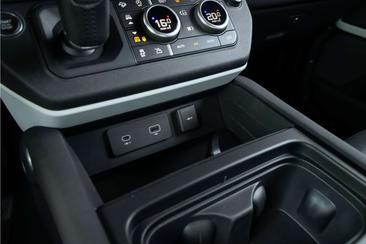 Land Rover Defender 110 D250 — photo 46
