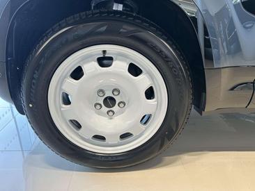 Land Rover Defender D250 — photo 9