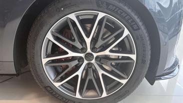 Land Rover Range Rover Sport SV — photo 9