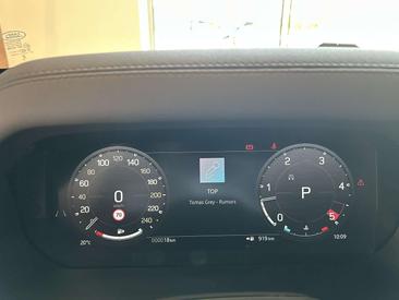 Land Rover Defender D250 — photo 12