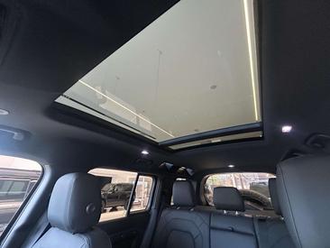 Land Rover Defender D250 — photo 18