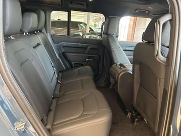 Land Rover Defender D250 — photo 20