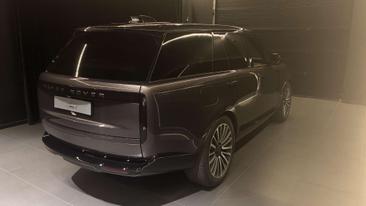 Land Rover Range Rover P460e — photo 10