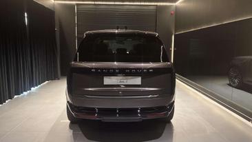 Land Rover Range Rover P460e — photo 11