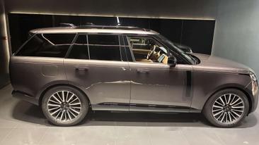 Land Rover Range Rover P460e — photo 12