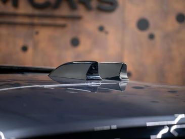 Land Rover Range Rover Sport P550e — photo 12