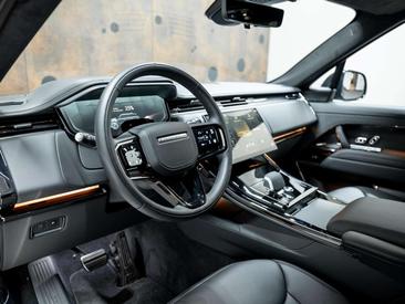 Land Rover Range Rover Sport P550e — photo 18