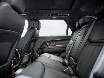 Land Rover Range Rover Sport P550e — photo 26
