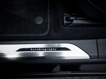 Land Rover Range Rover Sport P550e — photo 36