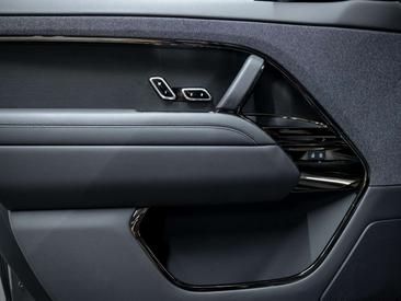 Land Rover Range Rover Sport P550e — photo 37