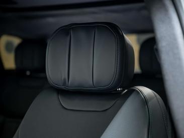 Land Rover Range Rover Sport P550e — photo 41