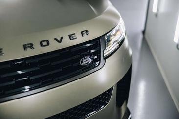 Land Rover Range Rover Sport SV — photo 12