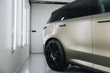 Land Rover Range Rover Sport SV — photo 16