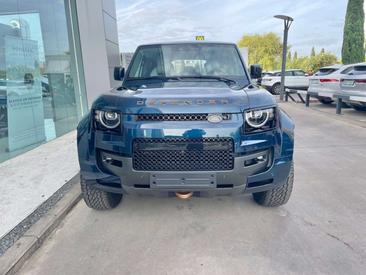 Land Rover Defender 110 P635 — photo 7